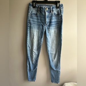 American Eagle, light/medium wash, hi-rise jegging